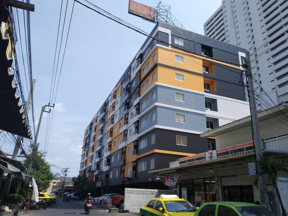 Praso Residence Bangkok Exterior photo